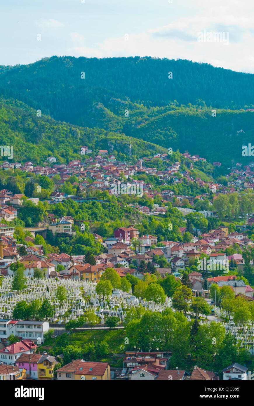 Vista verso Bistrik e distretti Hrid, dal Tabija Zuta, giallo fortezza, Sarajevo, Bosnia ed Erzegovina Foto Stock