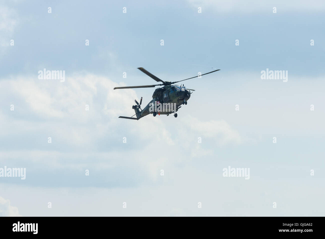 L'elicottero NH90 dell'esercito tedesco. Prestazioni dimostrativo. Foto Stock