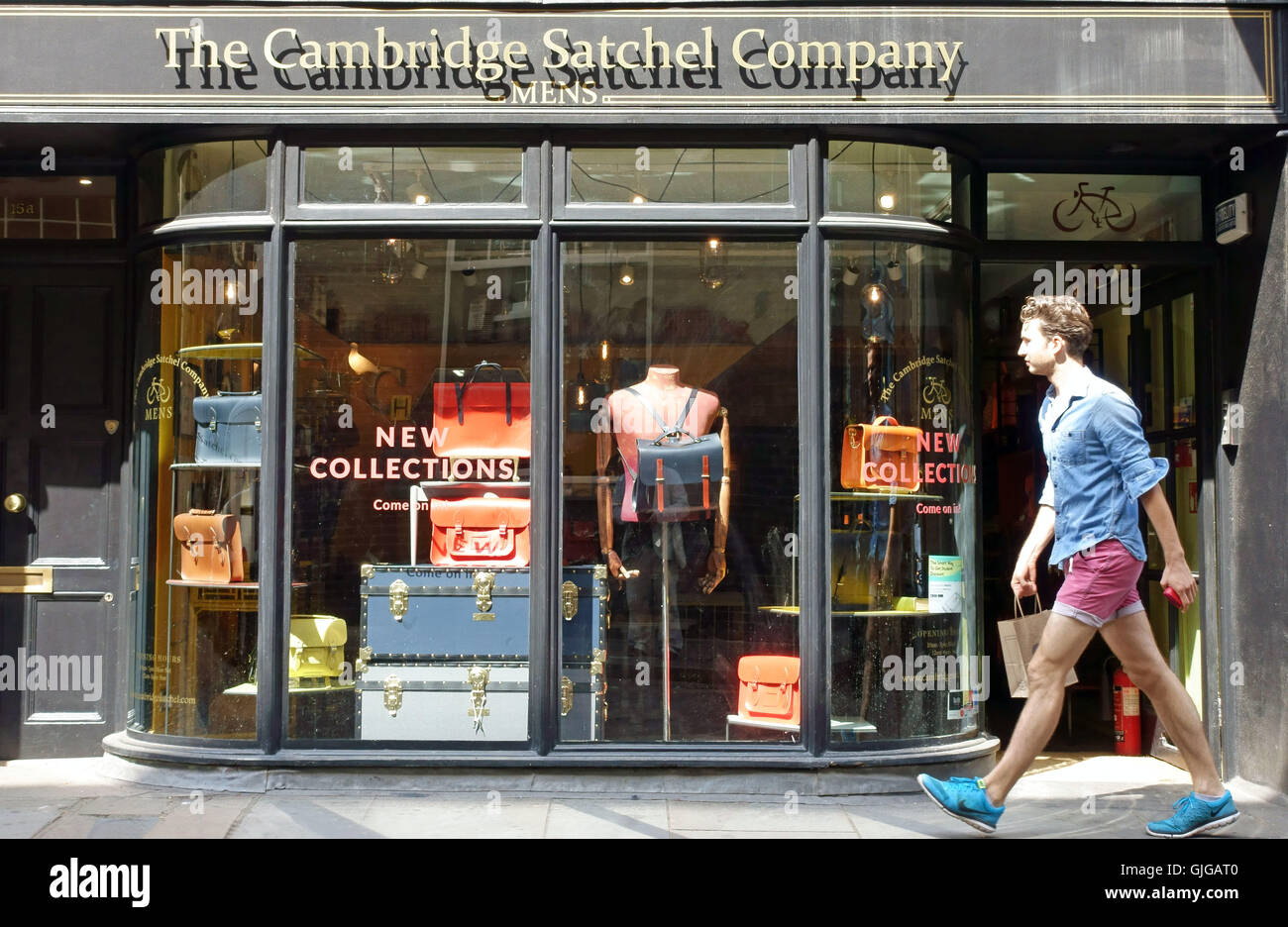 Il Cambridge sacchetta Company shop per uomini in Covent Garden, Londra Centrale Foto Stock