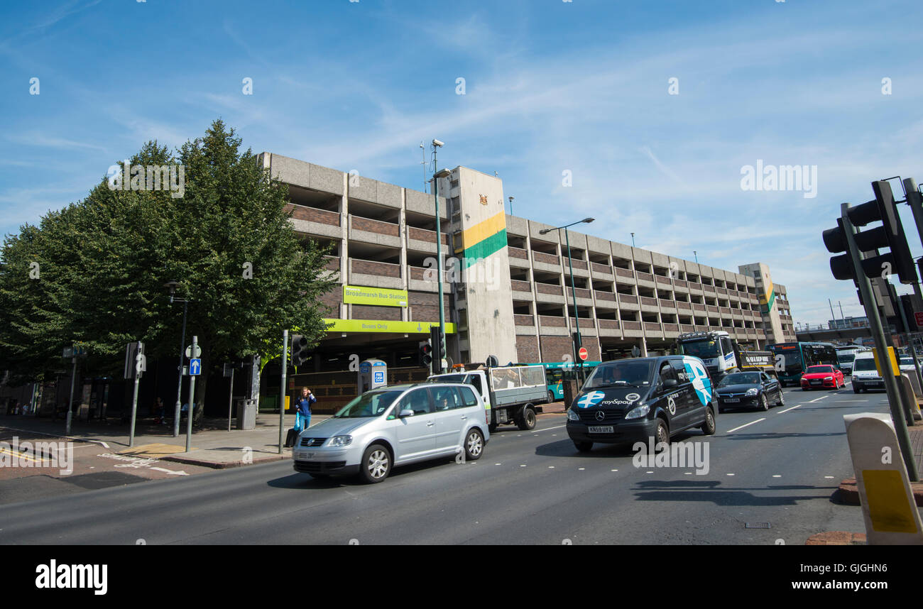 Canal St tra Broadmarsh Shopping Centre e il Nottingham City stazione ferroviaria, prima dello sviluppo. Nottinghamshire England Regno Unito Foto Stock