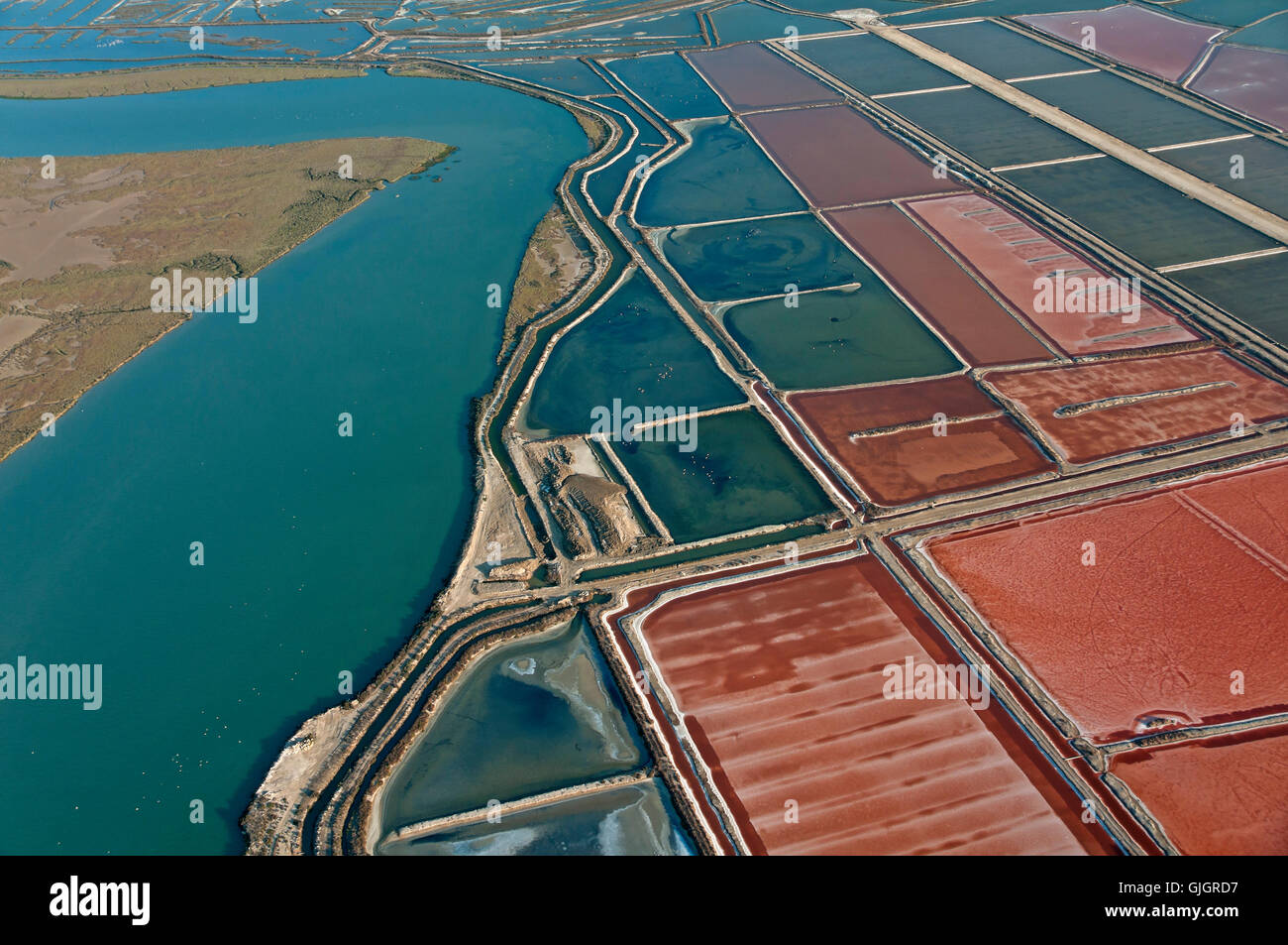 Vista aerea di saline e Guadalete river, El Puerto de Santa Maria, Cadice provincia, regione dell'Andalusia, Spagna, Europa Foto Stock