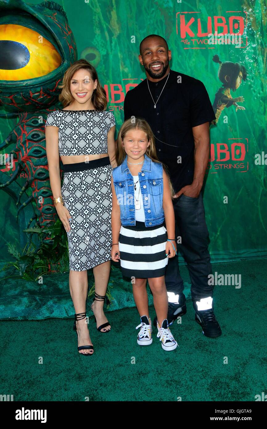 Allison Holker, Wesley Fowler, Stephen Boss presso gli arrivi per la guerra cani Premiere, Cinese TCL 6 teatri (in precedenza Grauman's), Los Angeles, CA il 15 agosto 2016. Foto di: Priscilla concedere/Everett Collection Foto Stock