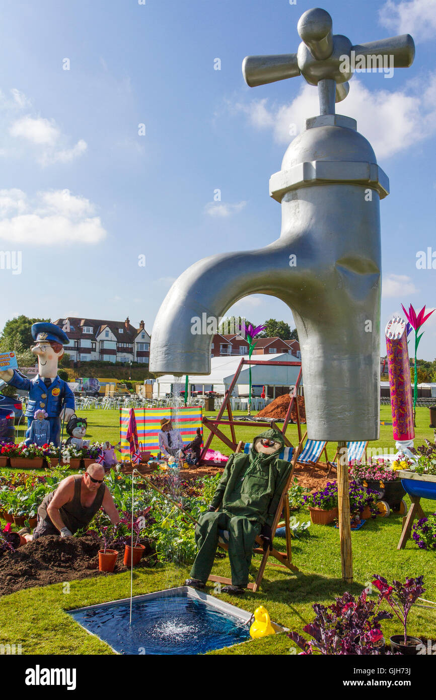 Southport Flower Show, Merseyside, Regno Unito. 17 AGO 2016: Giant tocca nel riparto giardini presso il più grande e indipendente di flower show in Inghilterra, si aspettano migliaia di visitatori durante i quattro giorni della manifestazione. Credito: MediaWorld Immagini/Alamy Live News Foto Stock