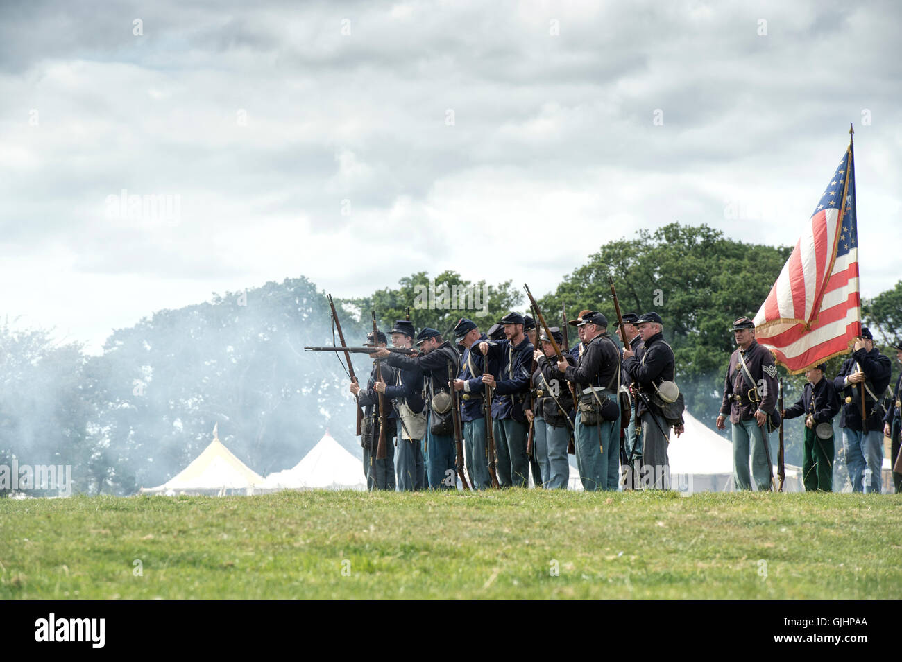 Unione dei soldati sul campo di battaglia della Guerra Civile Americana rievocazione storica a Spetchley Park, Worcestershire, Inghilterra Foto Stock