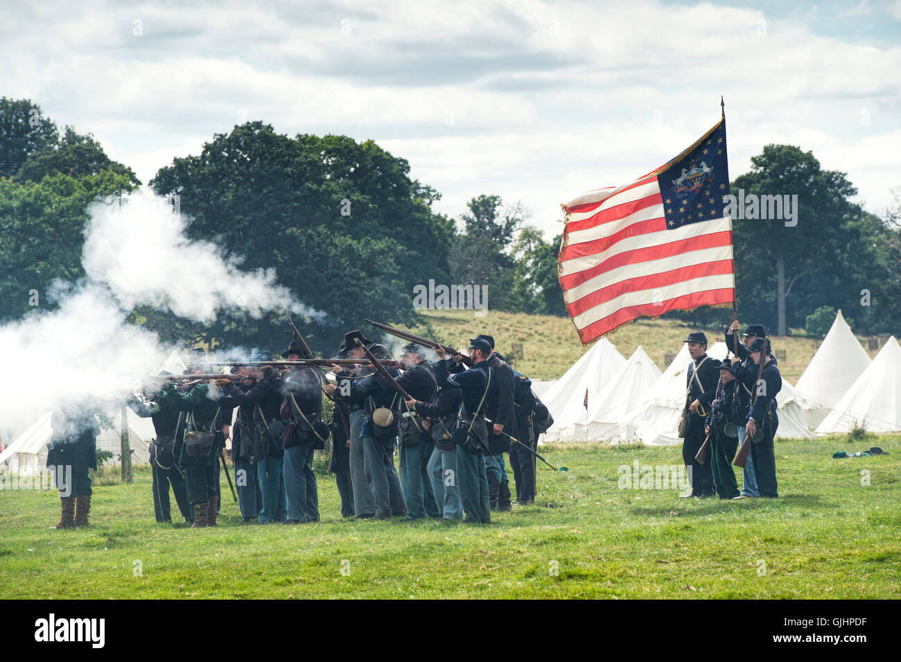 Unione dei soldati sul campo di battaglia della Guerra Civile Americana rievocazione storica a Spetchley Park, Worcestershire, Inghilterra Foto Stock