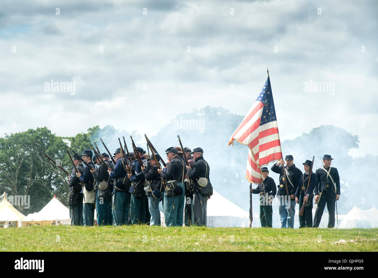 Unione dei soldati sul campo di battaglia della Guerra Civile Americana rievocazione storica a Spetchley Park, Worcestershire, Inghilterra Foto Stock