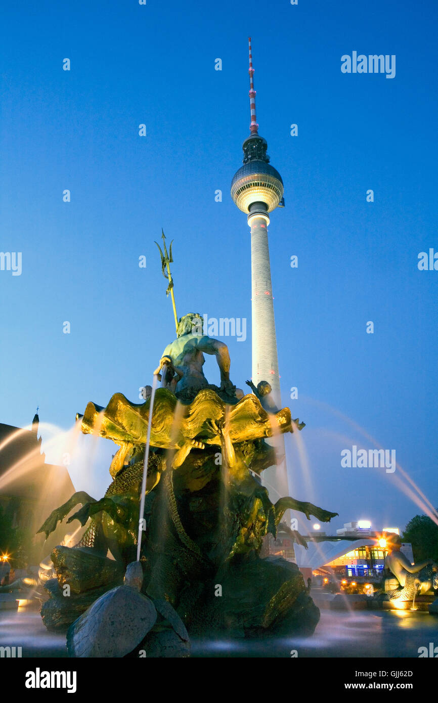 Berlino torre della televisione blu Foto Stock