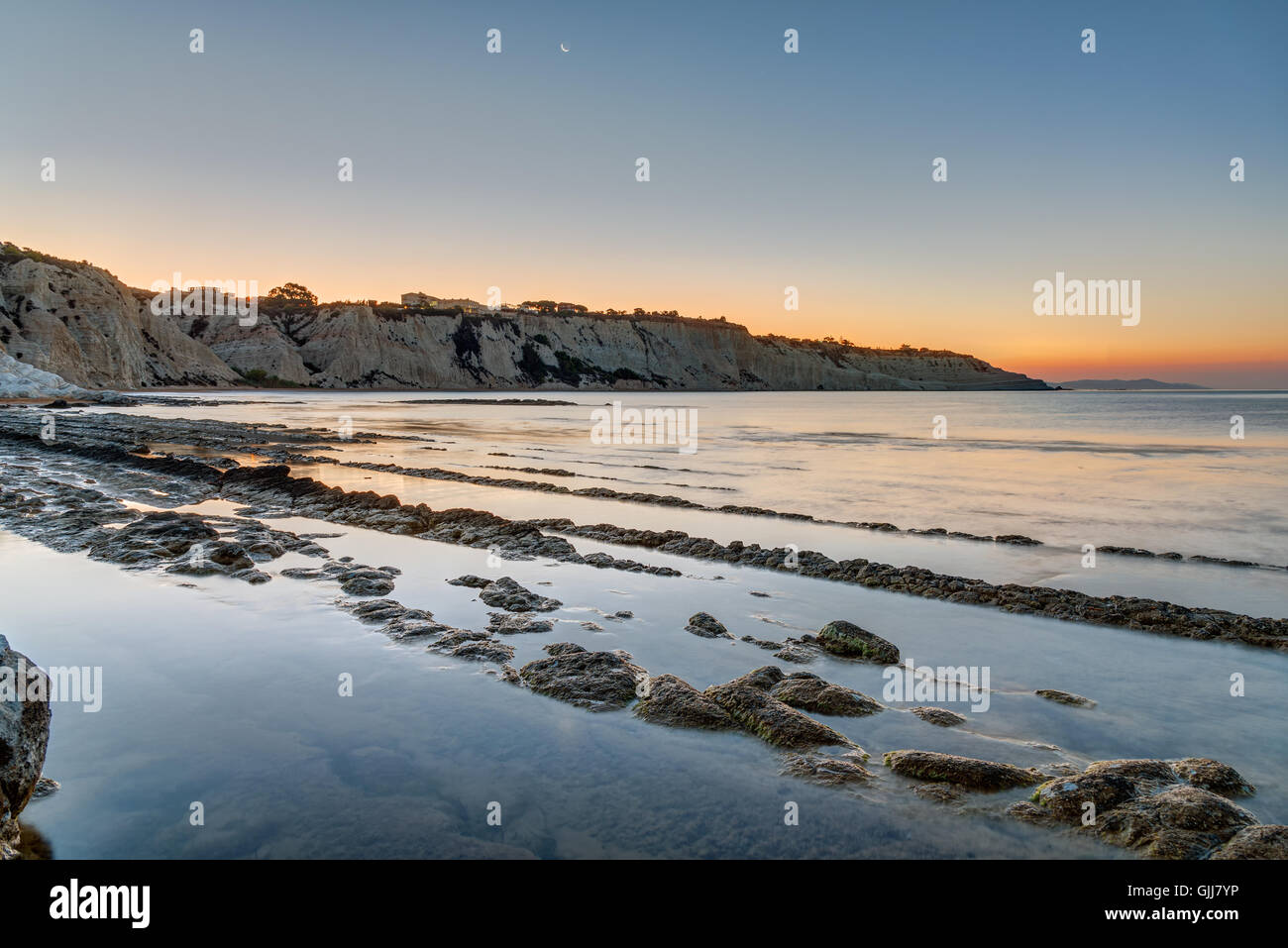 Sunrise presso la Scala dei Turchi in Sicilia Foto Stock