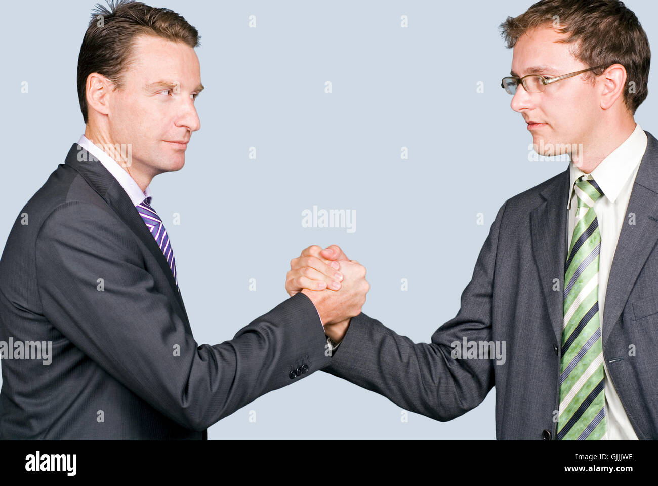 Conversazione gesticulate office Foto Stock