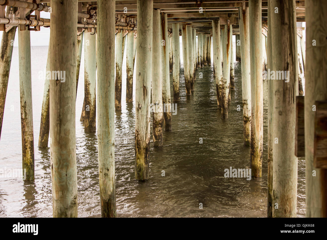 Sotto il molo & Boardwalk in Old Orchard Beach,Maine. Foto Stock