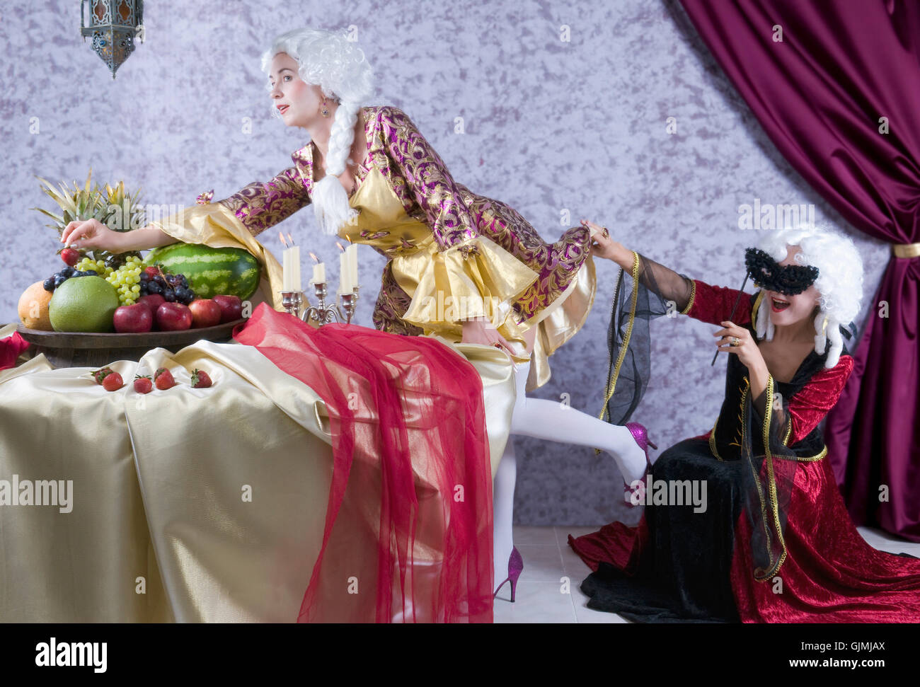 Donna di fasto barocco Foto Stock