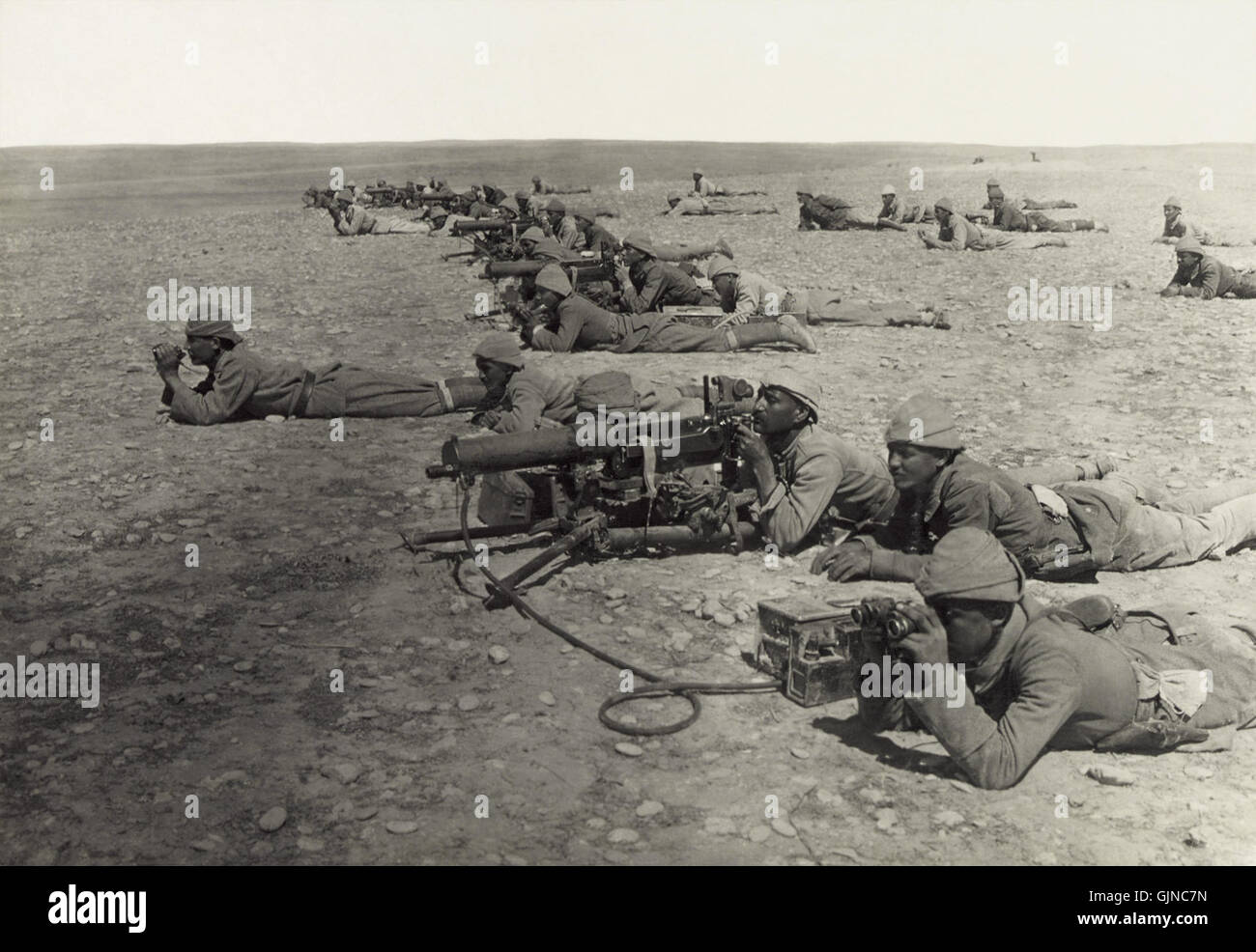 Una foto storica del Machine Gun Corps nella regione di Gaza durante la prima guerra mondiale, che mostra le operazioni militari nella regione durante il conflitto. Foto Stock