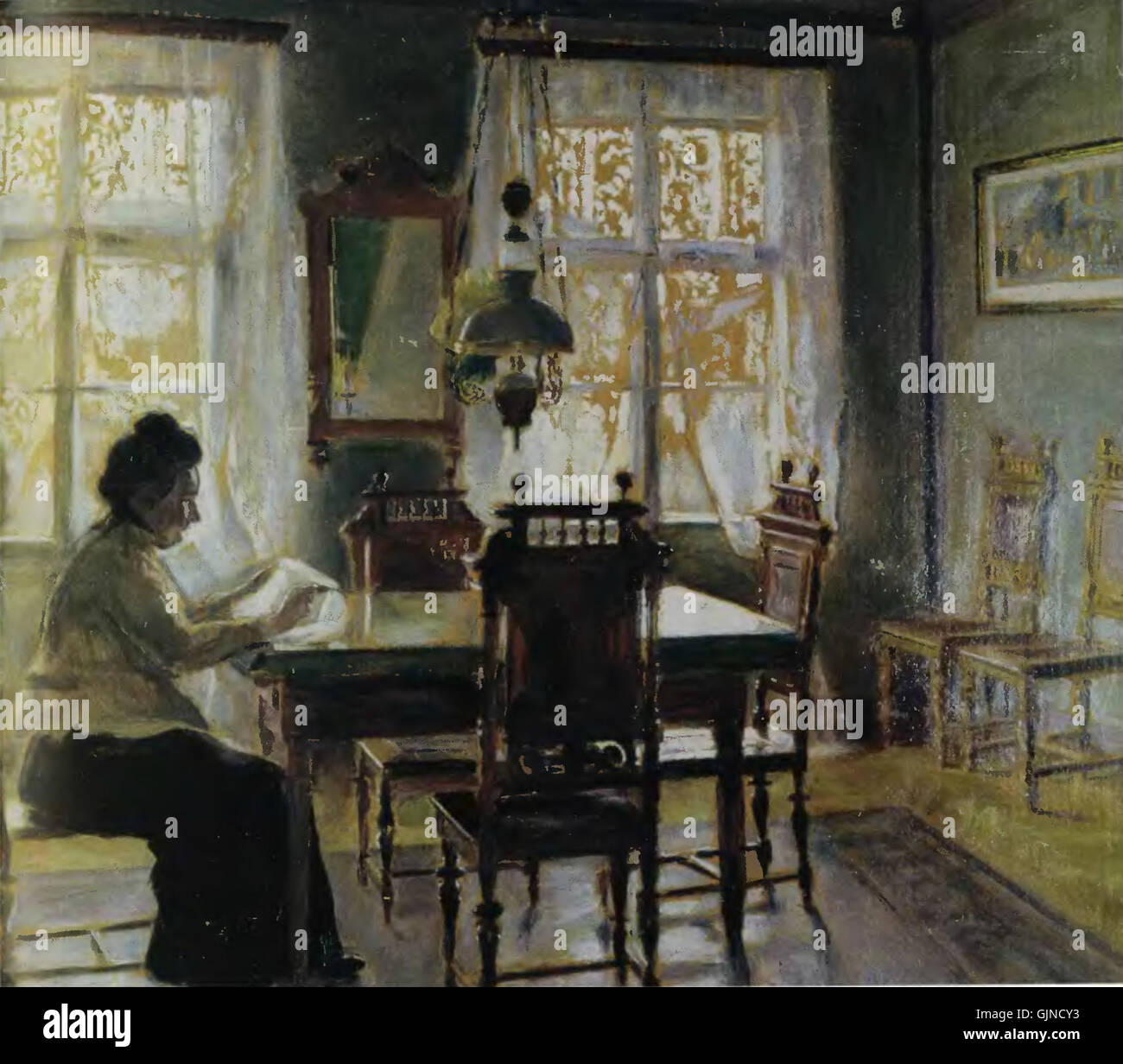 Questo ritratto di Marian Ruzamski raffigura la madre dell'artista in un ambiente domestico, catturando un momento di tranquillità nella propria casa. L'atmosfera intima riflette lo stretto legame tra l'artista e il soggetto. Foto Stock