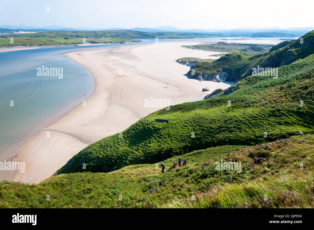 Vista della spiaggia di Marghera, Ardara, County Donegal, Irlanda. Colpo da sopra con hill scuotipaglia Foto Stock