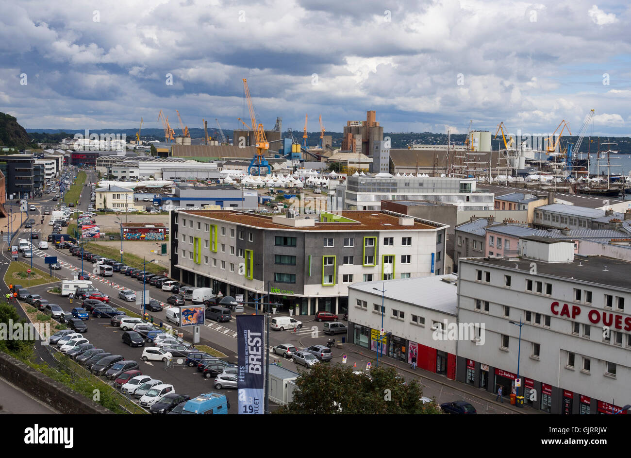 Brest: il porto commerciale visto in quanto il cours Dajot. Foto Stock