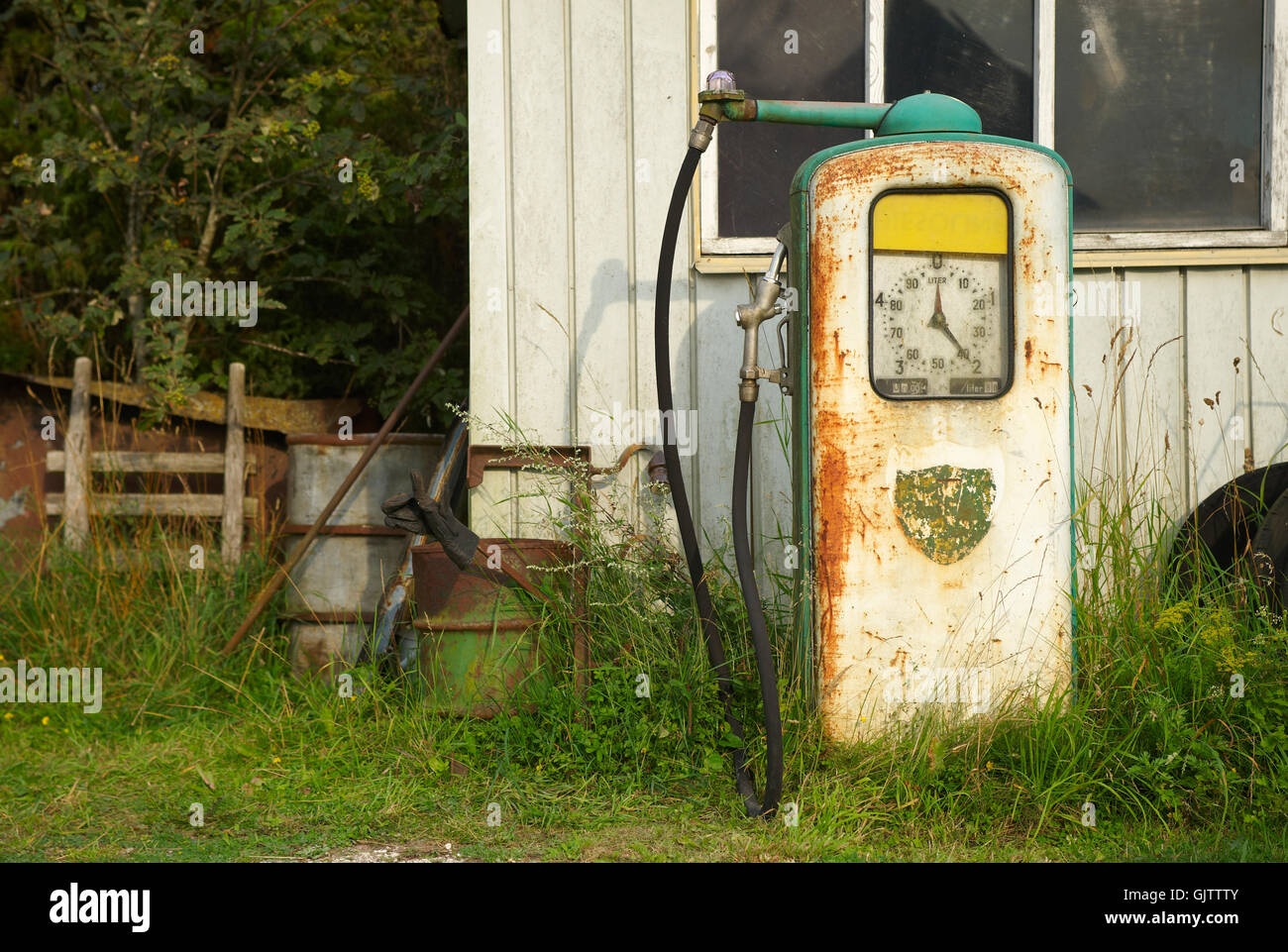 Rottame arrugginito cantiere tocca Foto Stock