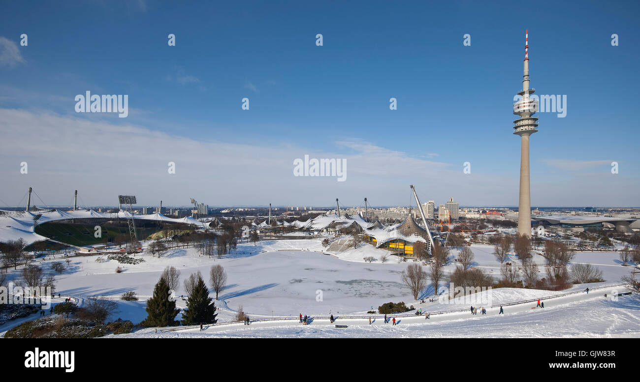 Monaco di Baviera il parco olimpico in inverno Foto Stock