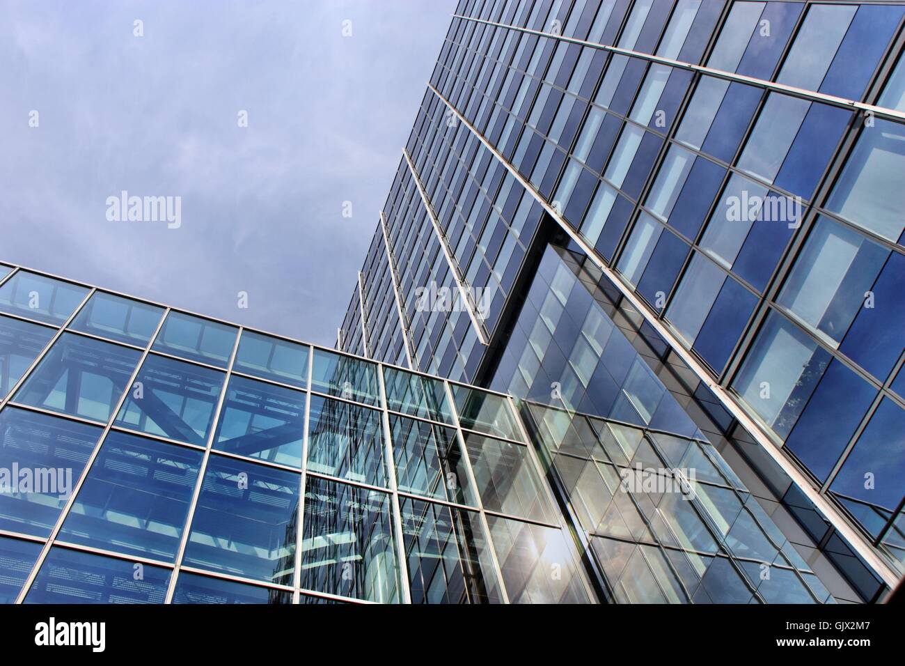 La facciata di vetro in Amburgo Foto Stock