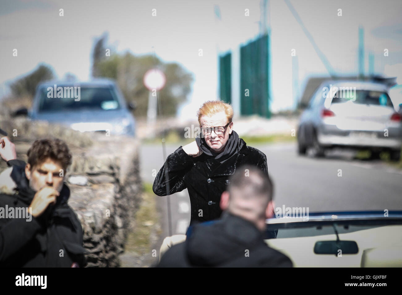 Chris Evans e Matt Le Blanc sul set di un film di "Top Gear" a Dingle GAA Club con: Chris Evans dove: Dingle, Irlanda quando: 16 Apr 2016 Foto Stock