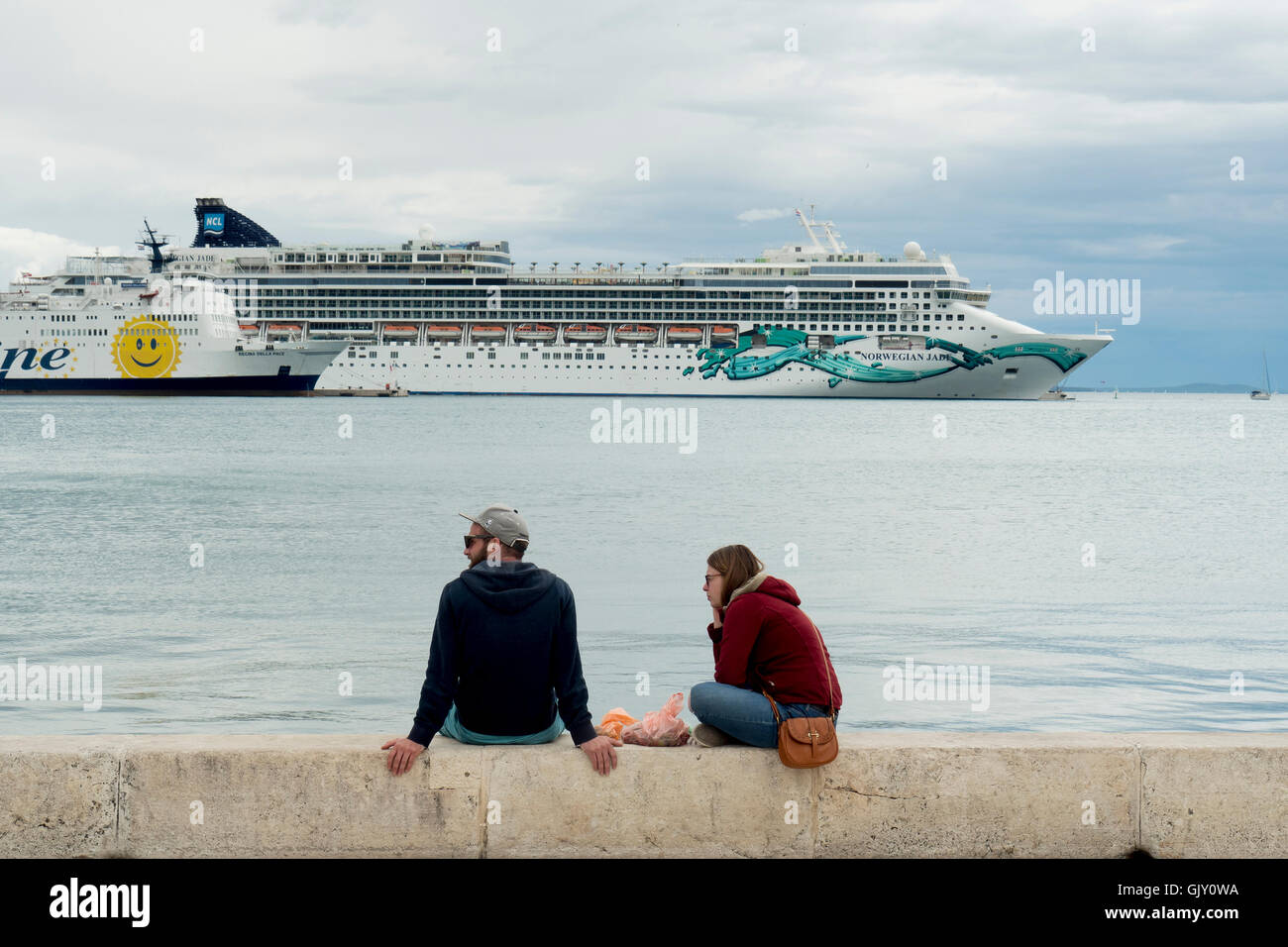 Il porto dei traghetti e navi da crociera, Split, Croazia, Costa Dalmata Foto Stock