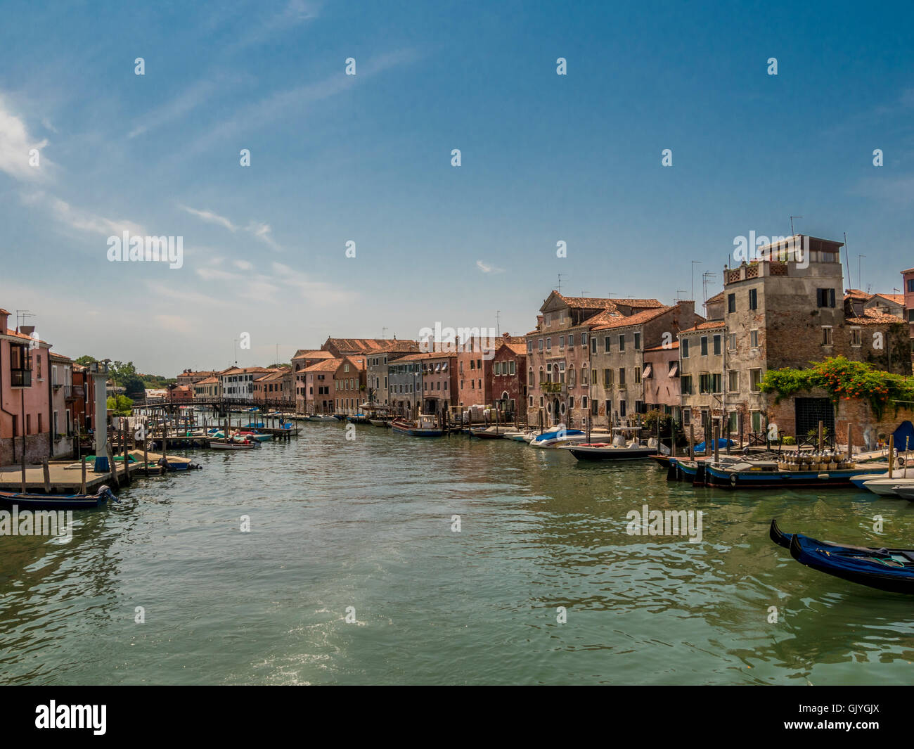 Vista sul canale di San Pietro dal ponte di Quintavalle. Venezia. L'Italia. Foto Stock