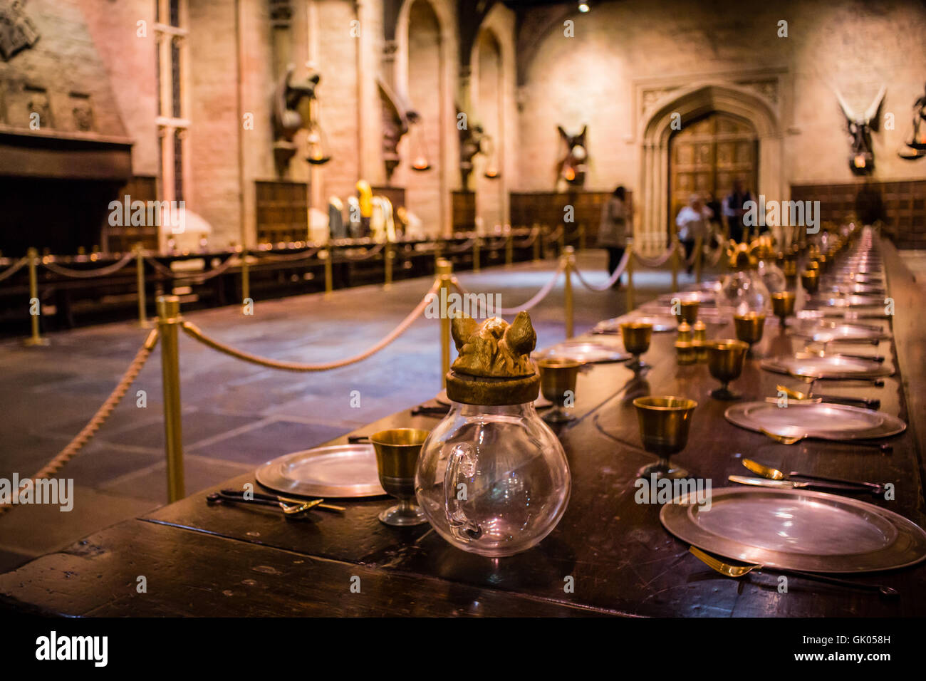 La Grande Hall di Hogwarts Scuola di Magia e Stregoneria di Hogwarts in Harry Potter World Warner Bros Tour dello Studio Leavesden Watford, Regno Unito Foto Stock