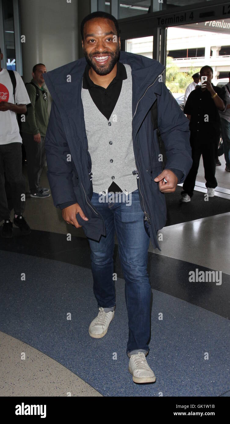 Chiwetel Ejiofor arriva a Los Angeles International Airport offre: Chiwetel Ejiofor dove: Los Angeles, California, Stati Uniti quando: 26 Apr 2016 Foto Stock