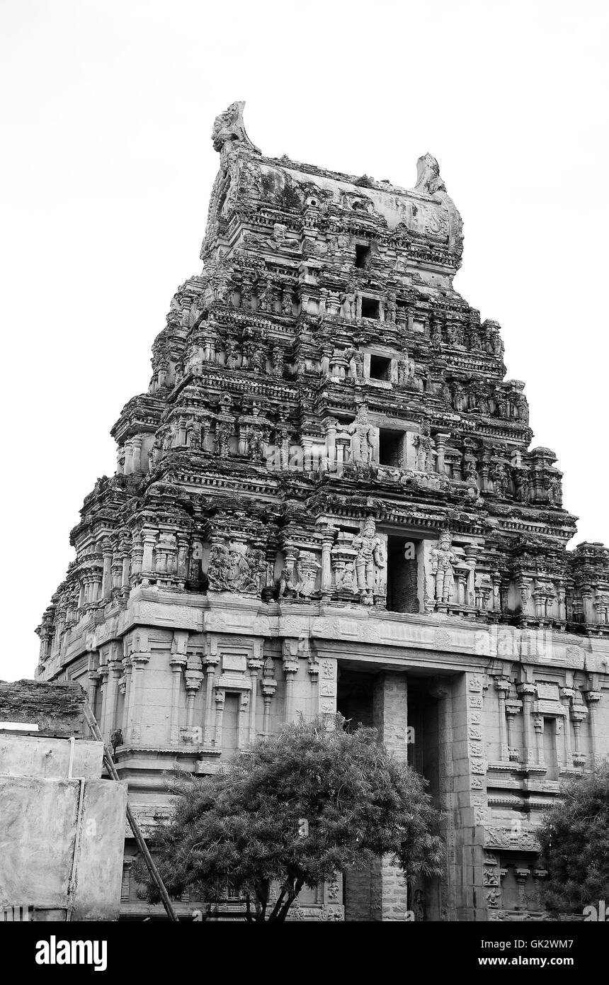 Gopuram intagliato, Ram tempio, Hampi, Karnataka, India Foto Stock