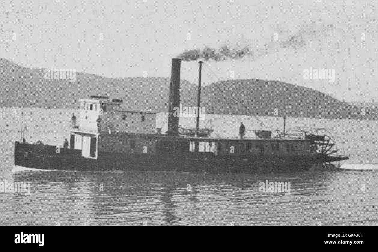 Il piroscafo a ruota di poppa W.H. Bancroft, gestito dalla North-Western Fisheries Company, fu utilizzato per trasportare merci e passeggeri lungo i fiumi, notevole per il suo caratteristico sistema di propulsione a ruota. Foto Stock