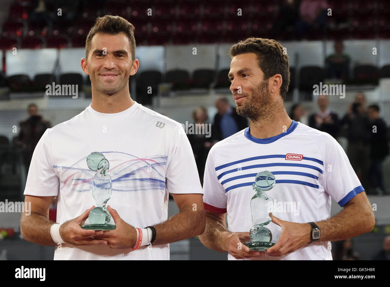 Mutua Madrid Open, Mens doppie finali - Jean-Julien Rojer/Horia Tecau v Rohan Bopanna/Florin Mergea (6-4, 7-6) con: Jean-Julien Rojer, Horia Tecau dove: Madrid, Spagna Quando: 08 Maggio 2016 Foto Stock