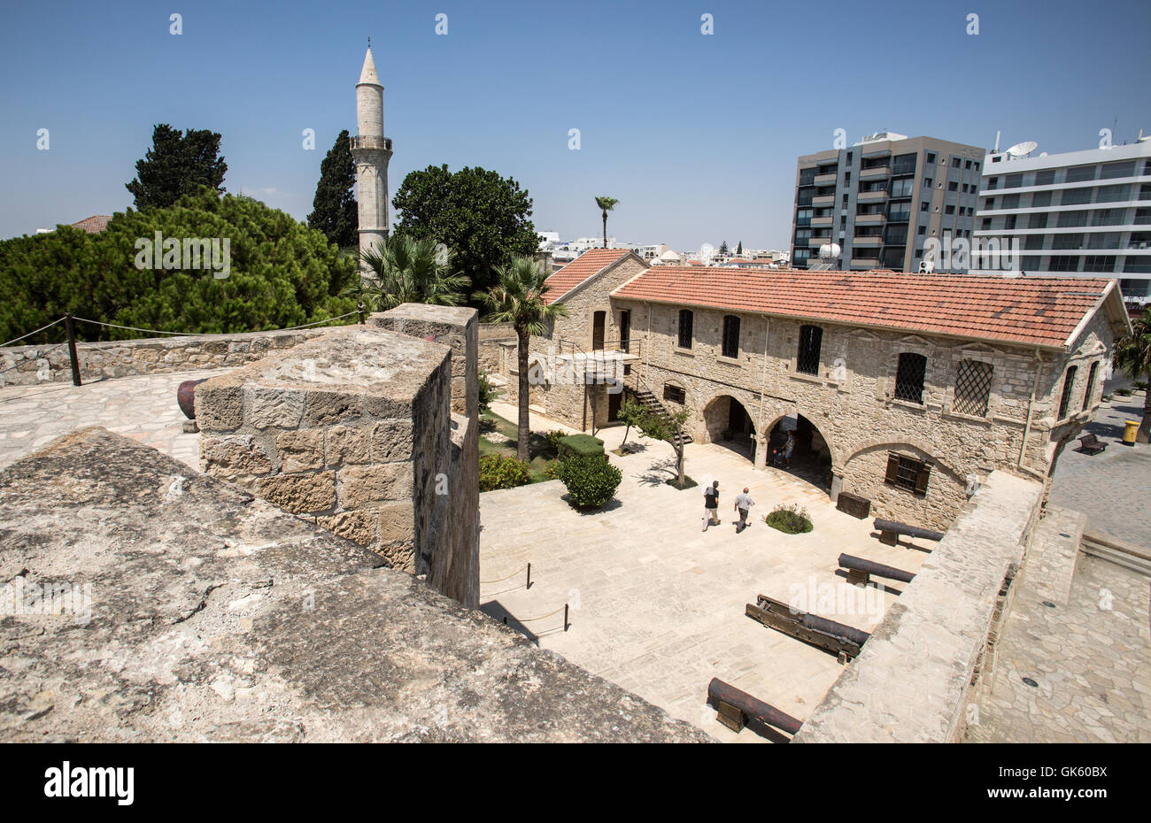 Viste di Larnaca castello medievale in Larnaca, Cipro. Foto Stock