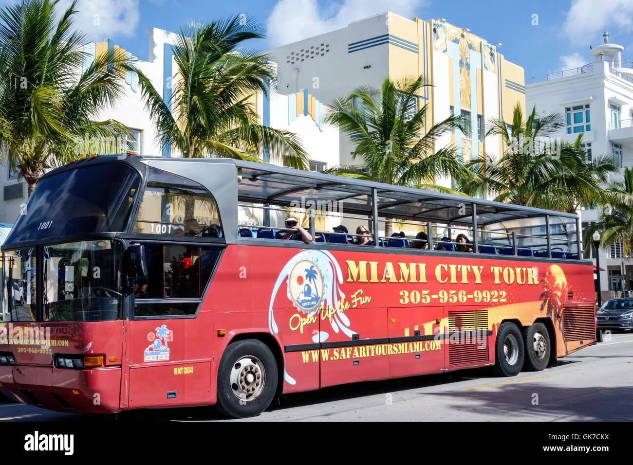 Miami Beach Florida, South Beach, Ocean Drive, Street scene, tour bus, tour della città di Miami, autobus scoperto, FL160620114 Foto Stock