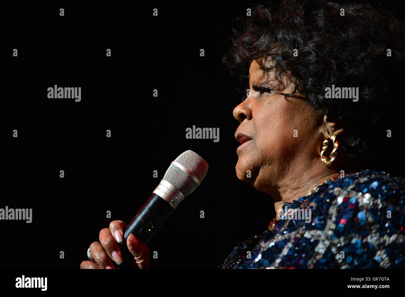 Shirley Caesar esegue durante le donne di lode - Concerto per la Festa della mamma al centro BankUnited maggio su 8, 2016 in Coral Gables, Florida. Dotato di: Shirley Caesar dove: Coral Gables, Florida, Stati Uniti quando: 08 Maggio 2016 Foto Stock