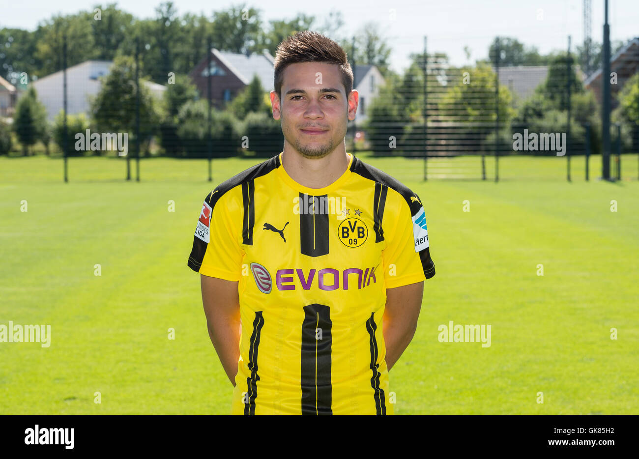 Bundesliga tedesca - Stagione 2016/17 - Photocall Borussia Dortmund il 17 agosto 2016 a Dortmund, Germania: Raphael Guerreiro. Foto: Guido Kirchner/dpa | Utilizzo di tutto il mondo Foto Stock