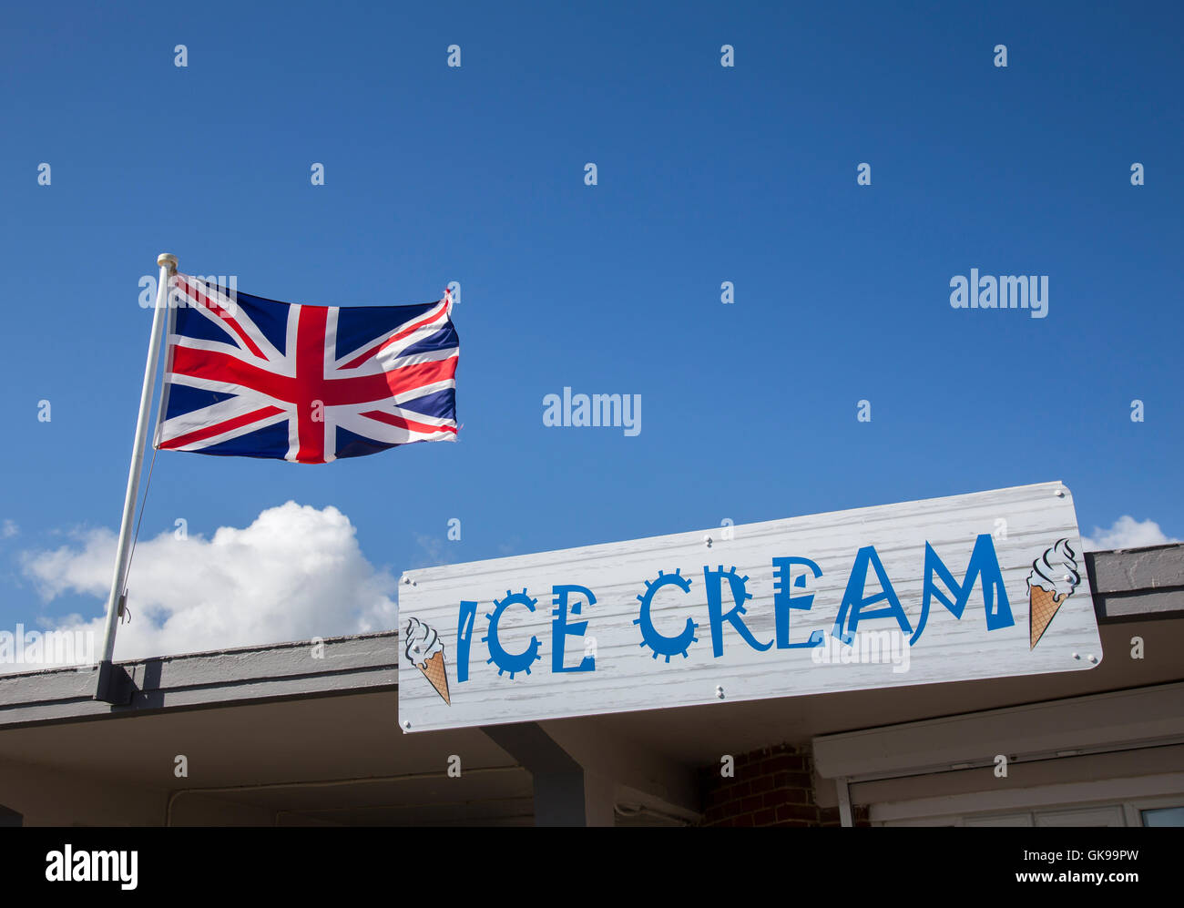 Bandiera dell'Unione, su gelateria, Littlehampton, West Sussex. Foto Stock