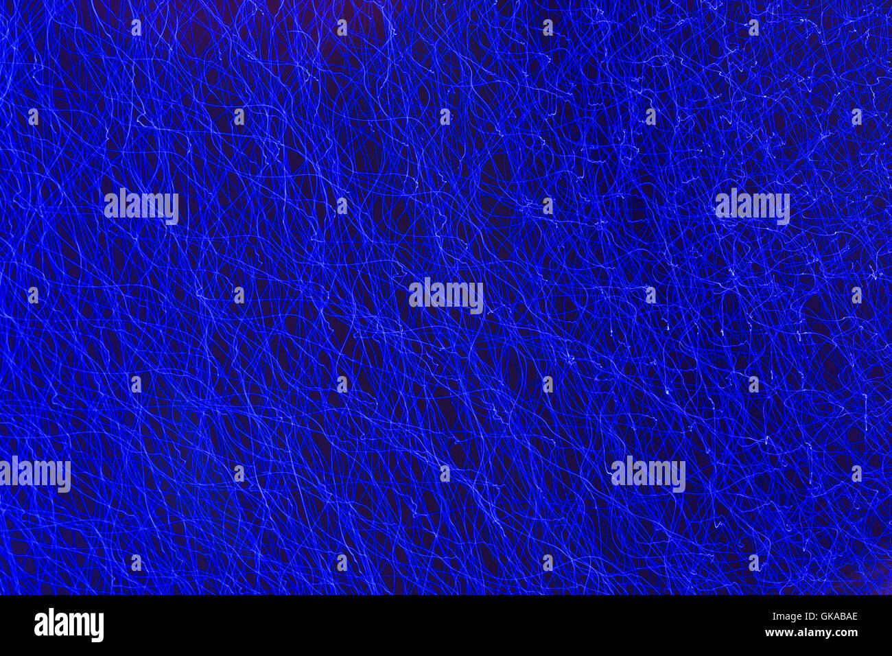 Abstract di nero con sfondo blu elettrico strisce Foto Stock