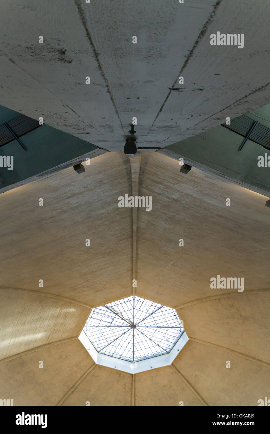 Vista interna della cupola della hall del mercato a Basilea in Svizzera. Foto Stock