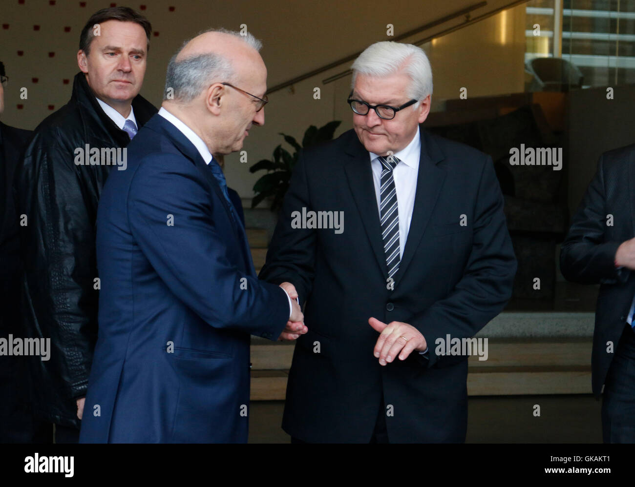 Philippe Etienne, Frank Walter Steinmeier - Eintrag ins Kondolenzbuch nach islamistischenTerroranschlag dem gegen die Satirezeit Foto Stock