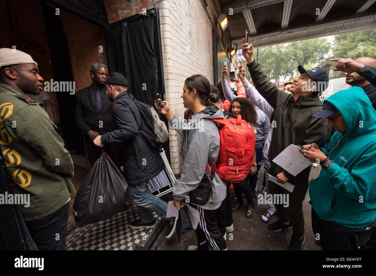 Ventole immettere un pop-up shop dedicato a Kanye West album la vita di Pablo in Shoreditch, a est di Londra. Foto Stock