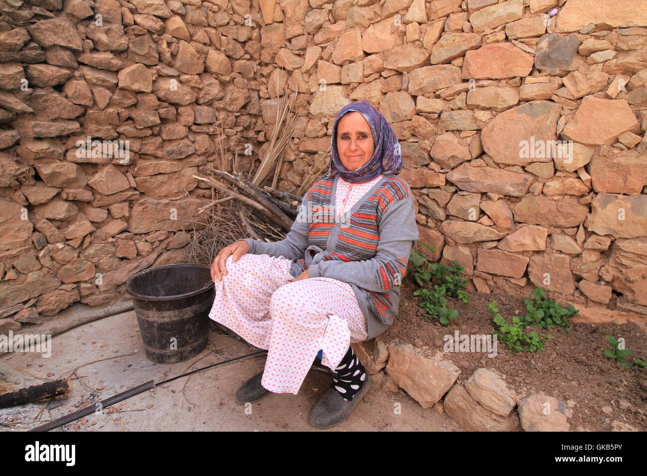 La vita quotidiana degli abitanti di un villaggio Berbero in Alto Atlante  del Marocco nella foto: