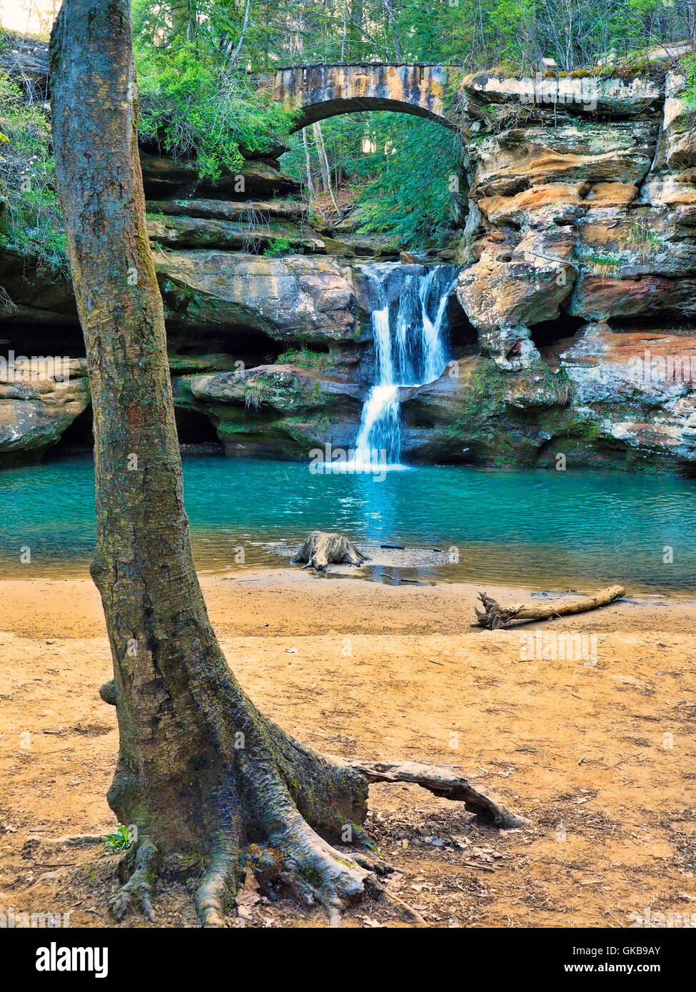 Upper Falls, Old Mans Grotta, Hocking Hills State Park, Logan, Ohio, Stati Uniti d'America Foto Stock
