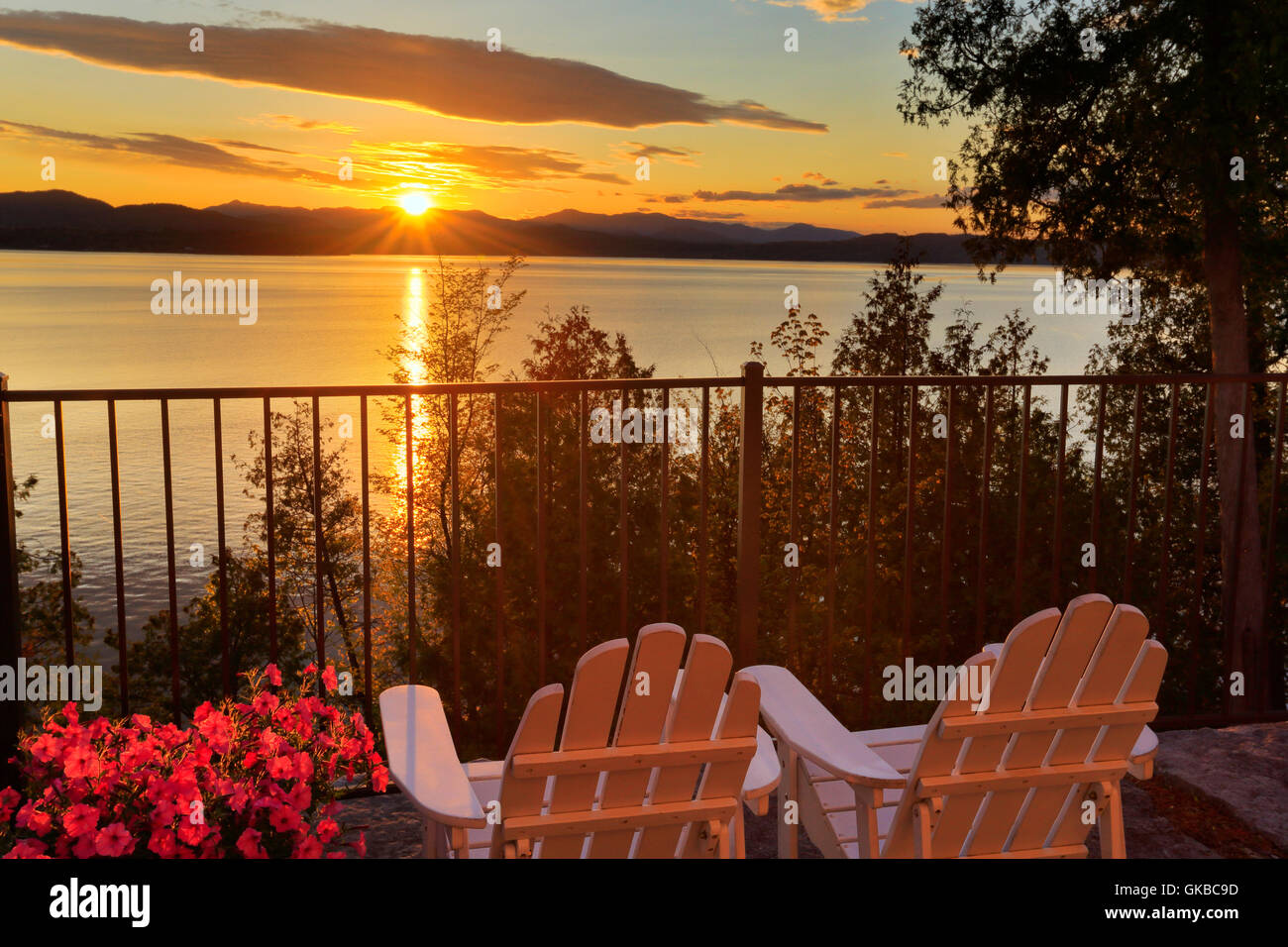 Vista del lago Champlain e i monti Adirondack, Baia del pulsante B e B, Pantone, Vermont, USA Foto Stock