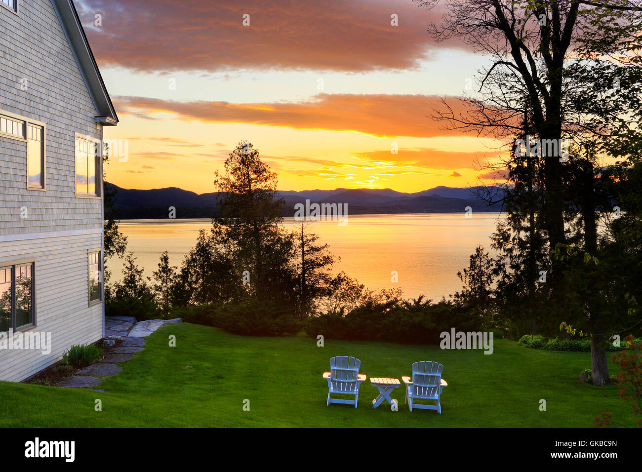 Vista del lago Champlain e i monti Adirondack, Baia del pulsante B e B, Pantone, Vermont, USA Foto Stock
