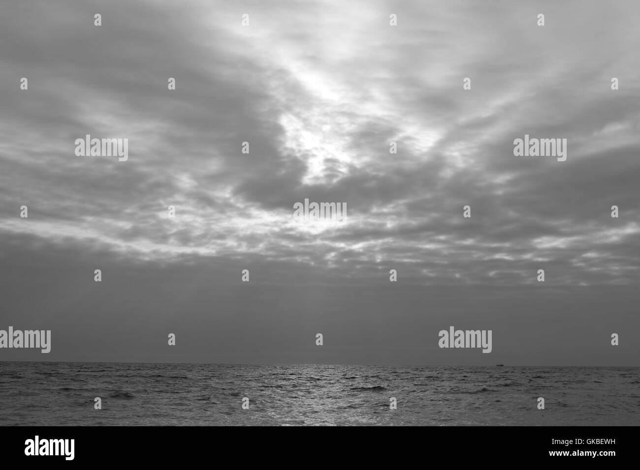 Un pomeriggio di primavera dal mare. Foto Stock