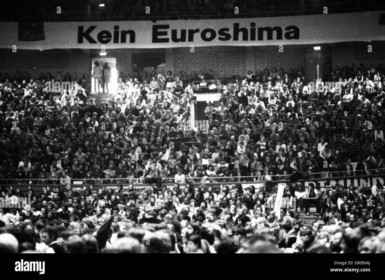 La seconda ' Krefelder Forum' (Krefelder appello) il 21 novembre 1981 nell'Westfalenhalle di Dortmund (Germania). Nel 1980 il forum ha avviato la Krefelder appello contro la NATO Double-Track decisione. | Utilizzo di tutto il mondo Foto Stock