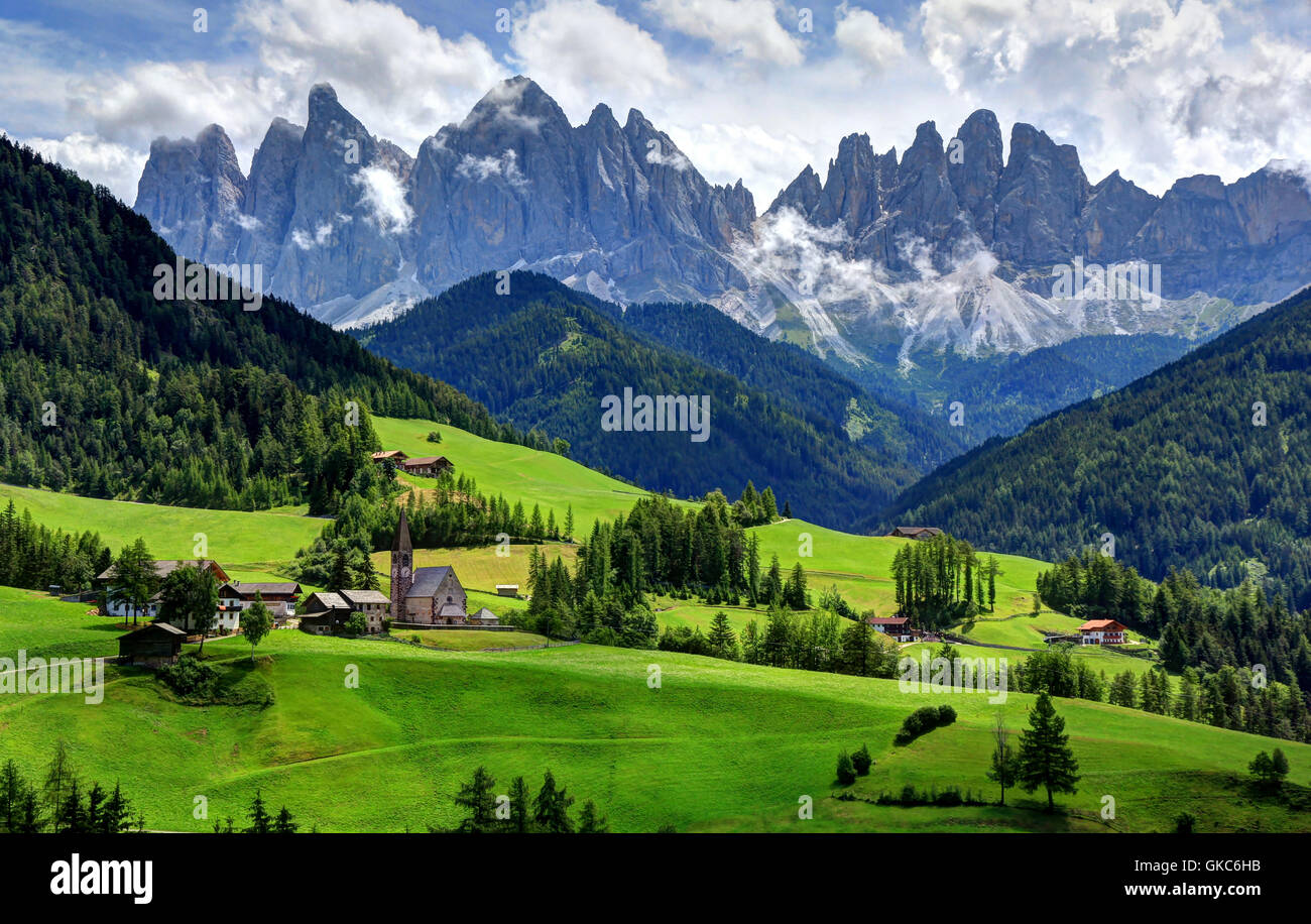 Montagne delle Alpi dolomitiche Foto Stock