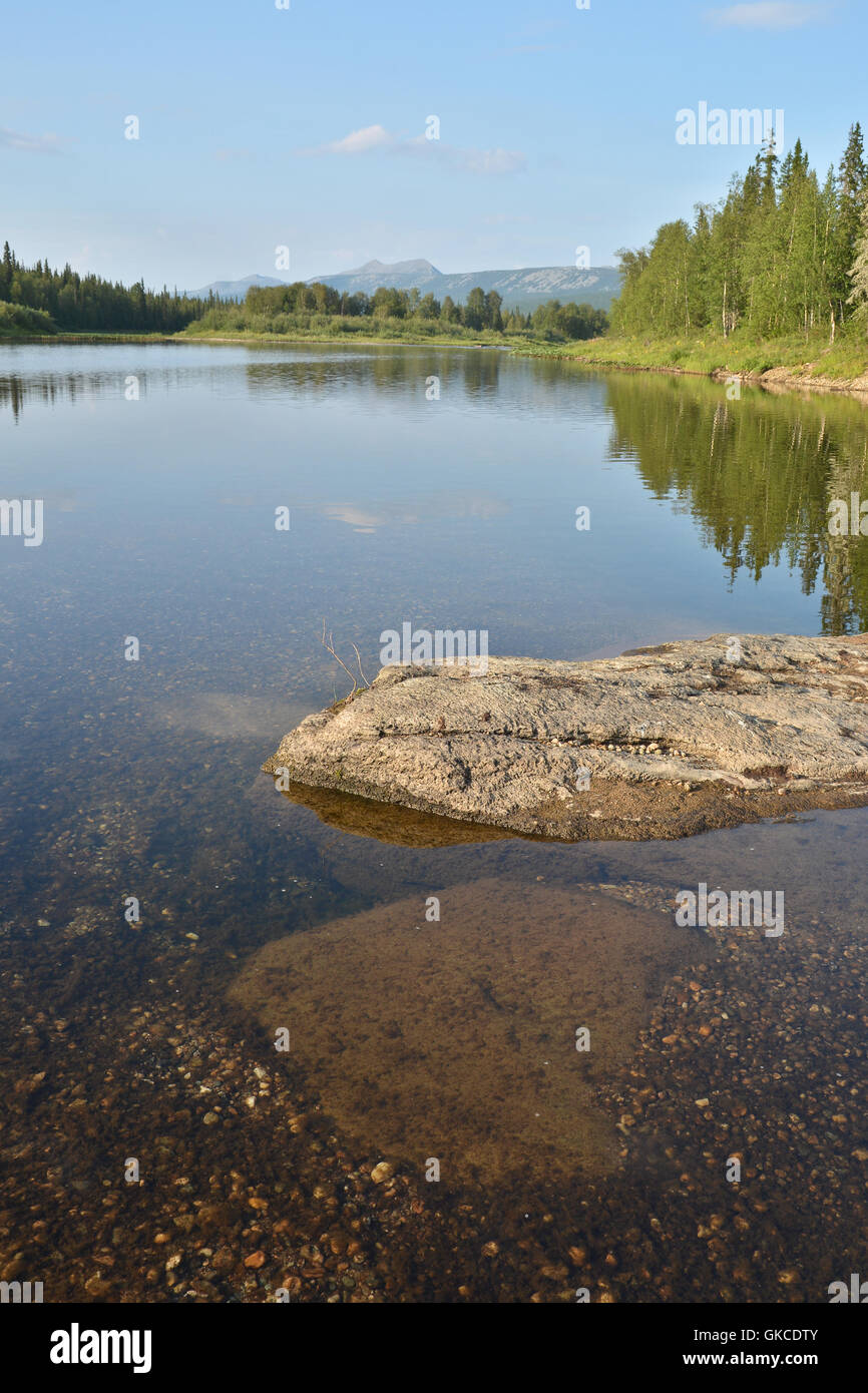 Lo scopo del sito patrimonio mondiale dell'UNESCO "foresta vergine di Komi'. Il parco nazionale "Yugyd VA'. Il fiume Shchugor. Foto Stock