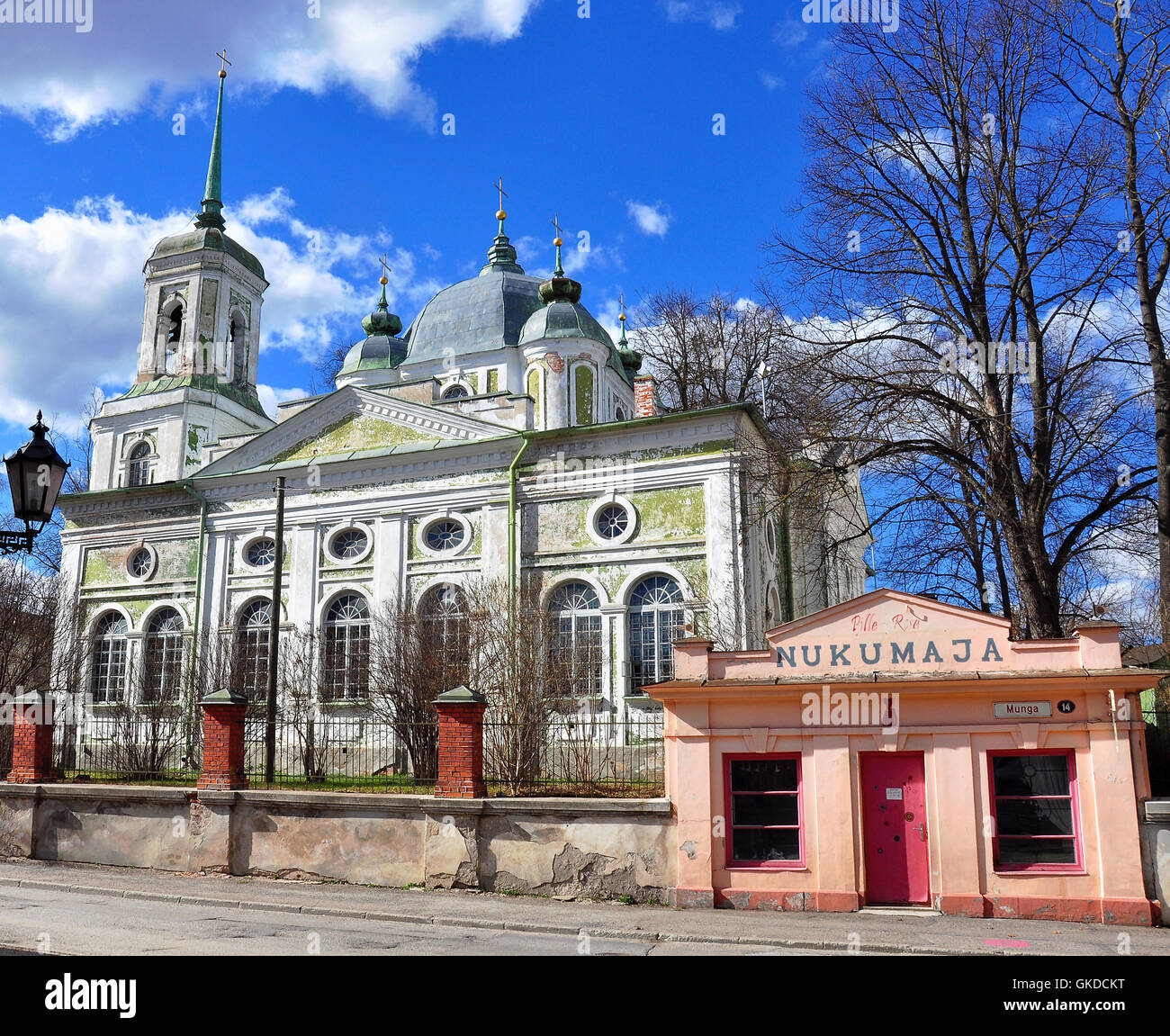 TARTU, Estonia - 28 aprile: Oldorthodox chiesa in strada di Tartu il 28 aprile 2013. Foto Stock