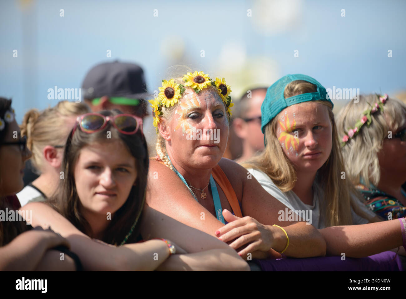 I frequentatori del festival presso il Festival Boardmaster, Cornovaglia 2016 Foto Stock