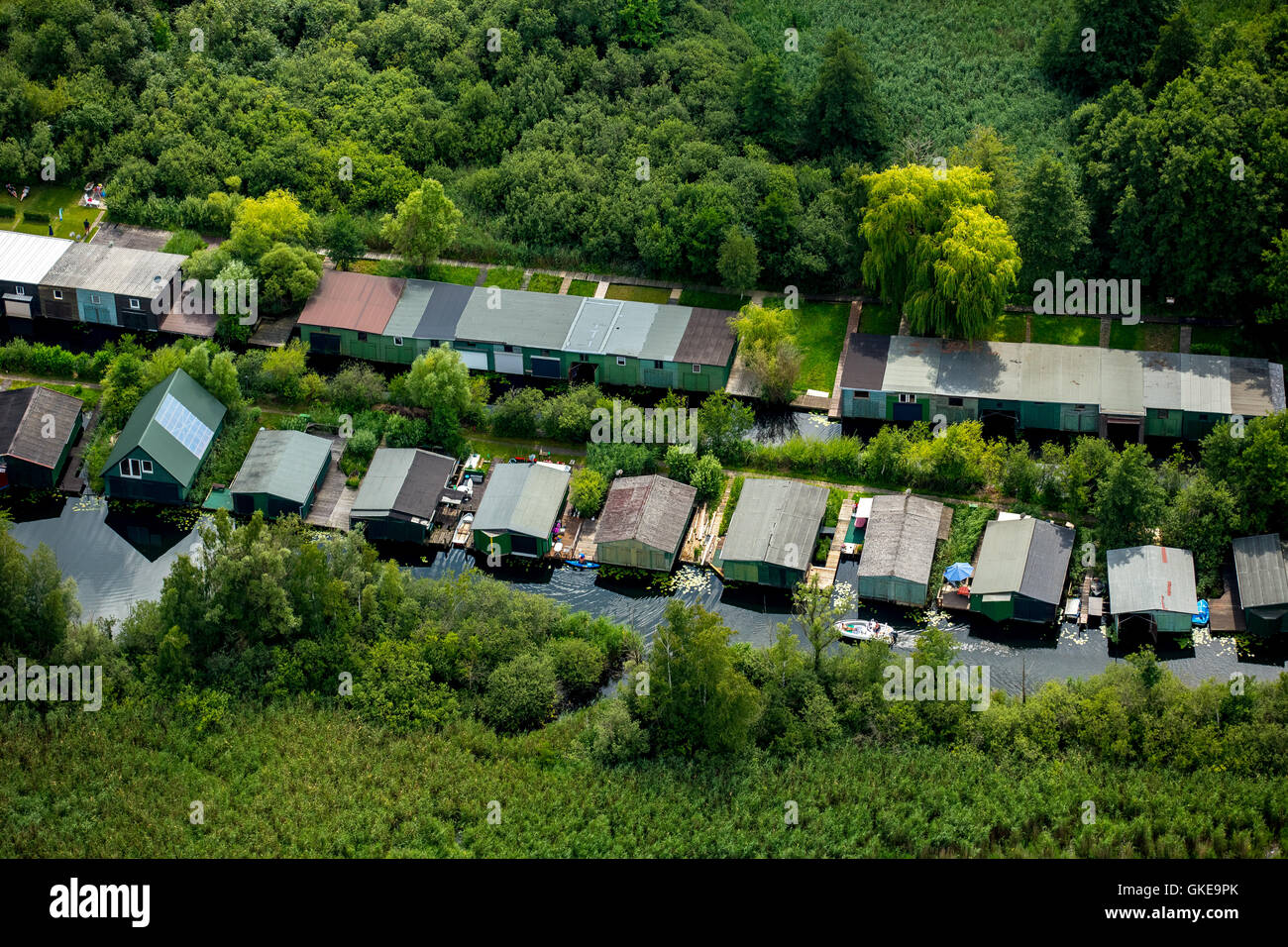 Vista aerea, Penisola Plau con canale e boathouses, Plau, Meclemburgo Lake District, Mecklenburgian Svizzera, Foto Stock